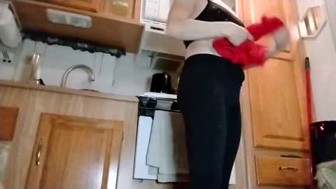 littleleo96 online show from October 12, 2025, 5:06 am