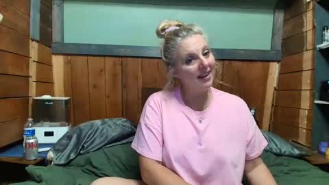 Snapshot of littlelisa1 chatting on May 5, 2026, 4:09 am lisanixs online show from May 5, 2026, 4:09 am