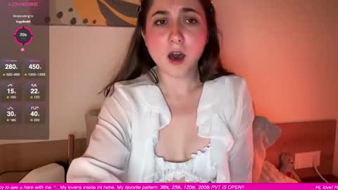 Snapshot of littlemia23 chatting on May 15, 2026, 8:05 pm littlemia23 online show from May 15, 2026, 8:05 pm