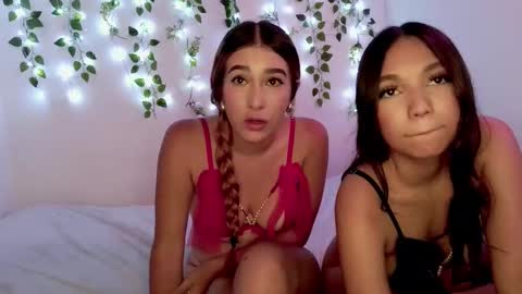 Snapshot of littlemoon0622 chatting on November 4, 2025, 10:09 pm Moon online show from November 4, 2025, 10:09 pm