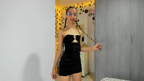 Luna online show from November 25, 2025, 11:49 pm