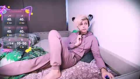 Snapshot of littlepinkcat chatting on July 28, 2026, 3:35 am Felix online show from July 28, 2026, 3:35 am