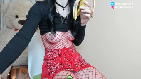 Snapshot of littlepinky77 chatting on January 31, 2025, 1:45 pm Pinky online show from January 31, 2025, 1:45 pm