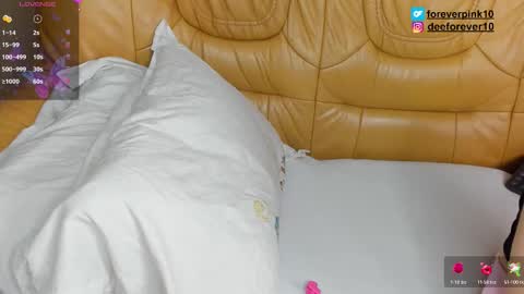 Snapshot of littlepinky77 chatting on September 17, 2025, 10:17 am Pinky online show from September 17, 2025, 10:17 am