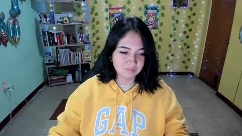 Snapshot of littleprety6969 chatting on January 13, 2025, 1:23 am Mia Wednesday to Sunday 730 am to 1030 am Colombian Hour D online show from January 13, 2025, 1:23 am