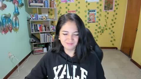 Snapshot of littleprety6969 chatting on February 10, 2025, 12:50 pm Mia Wednesday to Sunday 730 am to 1030 am Colombian Hour D online show from February 10, 2025, 12:50 pm