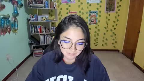 Snapshot of littleprety6969 chatting on March 3, 2025, 2:36 am Mia Wednesday to Sunday 730 am to 1030 am Colombian Hour D online show from March 3, 2025, 2:36 am