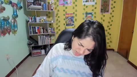 Snapshot of littleprety6969 chatting on March 10, 2025, 3:56 am Mia Wednesday to Sunday 730 am to 1030 am Colombian Hour D online show from March 10, 2025, 3:56 am