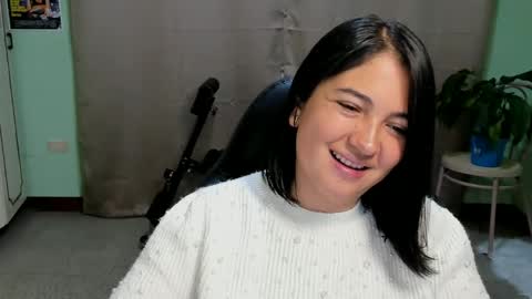 Snapshot of littleprety6969 chatting on October 15, 2025, 6:35 am Mia Wednesday to Sunday 730 am to 1030 am Colombian Hour D online show from October 15, 2025, 6:35 am