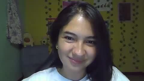 Snapshot of littleprety6969 chatting on November 2, 2025, 10:01 pm Mia Wednesday to Sunday 730 am to 1030 am Colombian Hour D online show from November 2, 2025, 10:01 pm