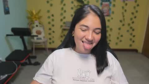 Snapshot of littleprety6969 chatting on January 14, 2026, 5:13 am Mia Wednesday to Sunday 730 am to 1030 am Colombian Hour D online show from January 14, 2026, 5:13 am