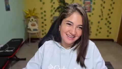 Snapshot of littleprety6969 chatting on February 20, 2026, 6:26 am Mia Wednesday to Sunday 730 am to 1030 am Colombian Hour D online show from February 20, 2026, 6:26 am