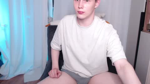 Snapshot of littlesadcabbage chatting on December 9, 2024, 10:41 pm Sonnenschein online show from December 9, 2024, 10:41 pm