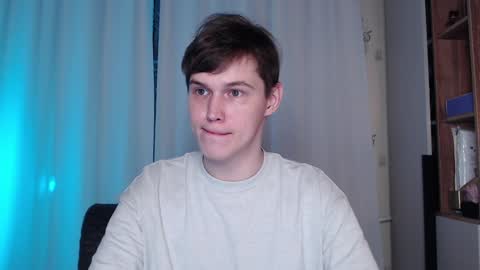 Snapshot of littlesadcabbage chatting on December 18, 2024, 10:02 pm Sonnenschein online show from December 18, 2024, 10:02 pm