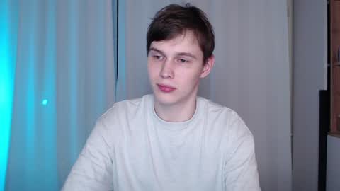 Snapshot of littlesadcabbage chatting on December 21, 2024, 10:51 pm Sonnenschein online show from December 21, 2024, 10:51 pm