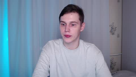 Snapshot of littlesadcabbage chatting on December 23, 2024, 11:28 pm Sonnenschein online show from December 23, 2024, 11:28 pm