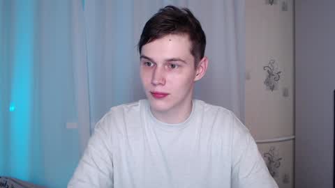 Snapshot of littlesadcabbage chatting on December 24, 2024, 2:32 am Sonnenschein online show from December 24, 2024, 2:32 am