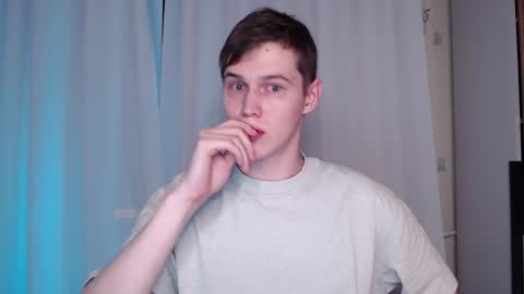 Snapshot of littlesadcabbage chatting on December 31, 2024, 1:36 am Sonnenschein online show from December 31, 2024, 1:36 am