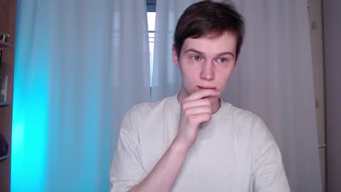 Snapshot of littlesadcabbage chatting on January 25, 2025, 11:44 am Sonnenschein online show from January 25, 2025, 11:44 am