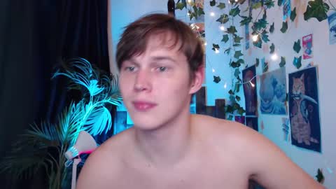 Snapshot of littlesadcabbage chatting on September 19, 2025, 12:45 am Sonnenschein online show from September 19, 2025, 12:45 am