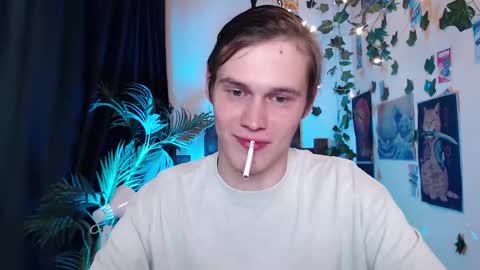 Snapshot of littlesadcabbage chatting on September 20, 2025, 12:44 am Sonnenschein online show from September 20, 2025, 12:44 am