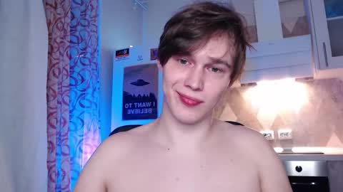 Snapshot of littlesadcabbage chatting on December 15, 2025, 1:54 am Sonnenschein online show from December 15, 2025, 1:54 am