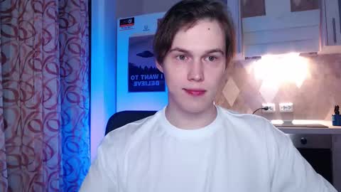 Snapshot of littlesadcabbage chatting on December 19, 2025, 2:51 am Sonnenschein online show from December 19, 2025, 2:51 am