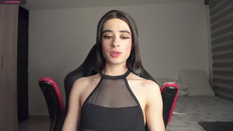 Snapshot of littlesissy_ chatting on December 4, 2024, 1:25 am Sofi online show from December 4, 2024, 1:25 am