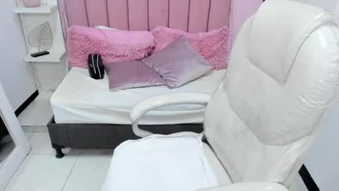  sofii  online show from September 11, 2025, 9:26 pm