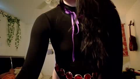 Snapshot of littlesub_e chatting on October 31, 2025, 12:17 pm Eliza online show from October 31, 2025, 12:17 pm