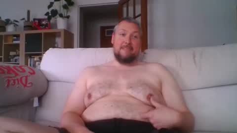 Snapshot of littlesubbear chatting on June 6, 2026, 4:12 pm littlesubbear online show from June 6, 2026, 4:12 pm