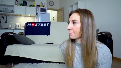 Snapshot of littlesweettifany chatting on January 8, 2025, 10:04 am Little Tifany online show from January 8, 2025, 10:04 am