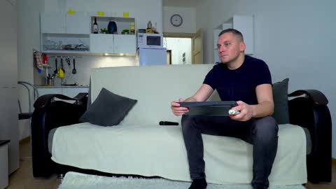 Snapshot of littlesweettifany chatting on November 13, 2025, 12:04 pm Little Tifany online show from November 13, 2025, 12:04 pm