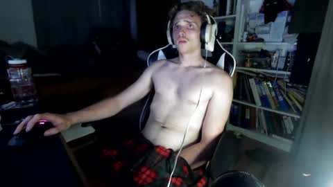 Snapshot of littleswitchb chatting on July 14, 2026, 5:12 am littleswitchb online show from July 14, 2026, 5:12 am