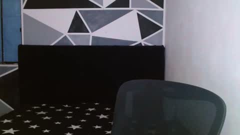 Snapshot of littlextrem chatting on January 6, 2025, 2:48 am Eros online show from January 6, 2025, 2:48 am