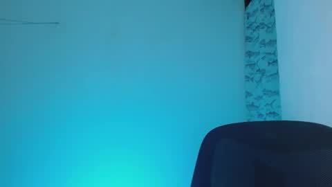 Snapshot of littlextrem chatting on February 3, 2025, 6:56 am Eros online show from February 3, 2025, 6:56 am