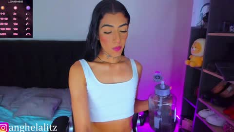 litz_81 online show from February 2, 2025, 9:56 pm