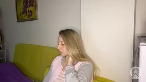 Livandria online show from May 21, 2026, 8:27 pm