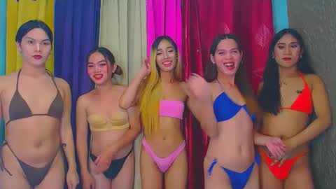 Snapshot of livefuckers_dual chatting on December 4, 2025, 12:25 pm via kyle keva medusa dana online show from December 4, 2025, 12:25 pm