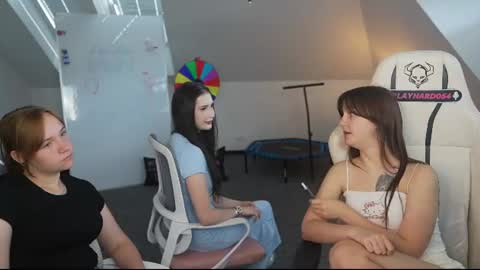 Snapshot of livehub054 chatting on June 25, 2026, 10:20 am Sheryl online show from June 25, 2026, 10:20 am