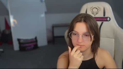 Snapshot of livehub054 chatting on July 27, 2026, 10:11 am Sheryl online show from July 27, 2026, 10:11 am