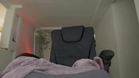 Emily  R online show from January 20, 2025, 2:46 pm