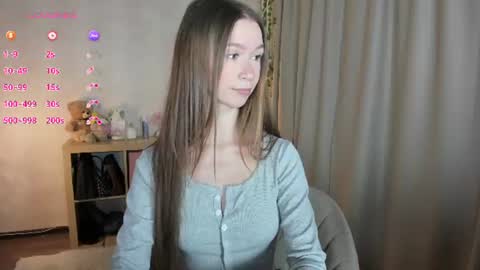 Snapshot of living_doll chatting on July 9, 2026, 5:39 pm Living Doll online show from July 9, 2026, 5:39 pm