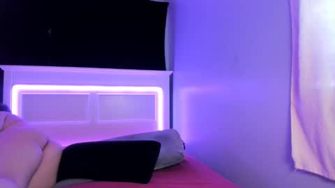 Snapshot of livinsubspace chatting on February 27, 2026, 5:24 pm Liv online show from February 27, 2026, 5:24 pm