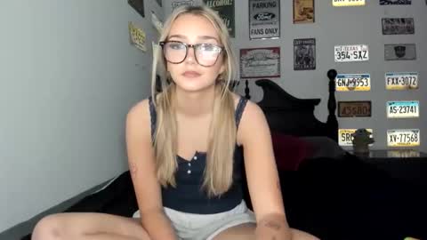 Snapshot of livvywinters chatting on November 13, 2025, 3:49 am Livvy online show from November 13, 2025, 3:49 am