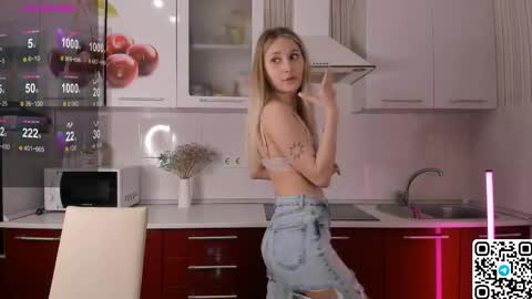 My name is Livy Nice to meet you  Thumbs up please its important online show from May 4, 2026, 5:53 pm
