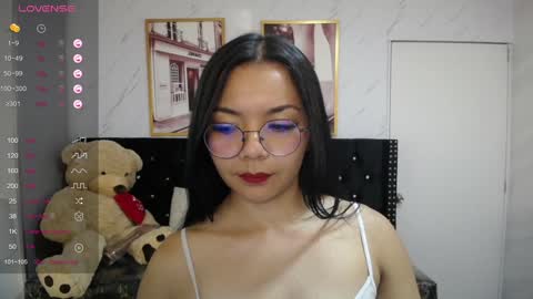 Snapshot of liz25_b chatting on January 21, 2025, 9:24 am Liz online show from January 21, 2025, 9:24 am