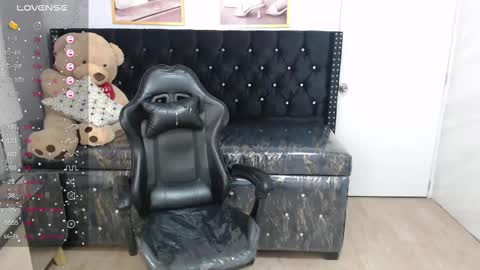 Snapshot of liz25_b chatting on March 1, 2025, 9:29 am Liz online show from March 1, 2025, 9:29 am