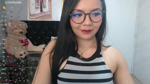 Snapshot of liz25_b chatting on March 11, 2025, 3:26 am Liz online show from March 11, 2025, 3:26 am