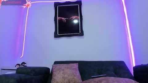 Snapshot of liz25_b chatting on January 10, 2026, 4:36 am Liz online show from January 10, 2026, 4:36 am